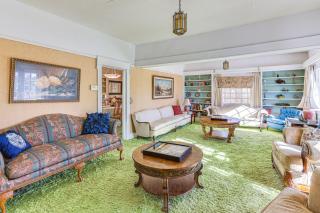 Half-Mi to Atwood Lake Spacious Home! - 9