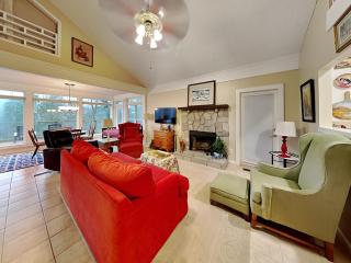 Daisys Enchanted Cottage - Gatlinburg - 6