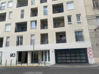 Downtown 2 bedrooms nearby Duna river Balcony-Garage 10 euro per day - 1