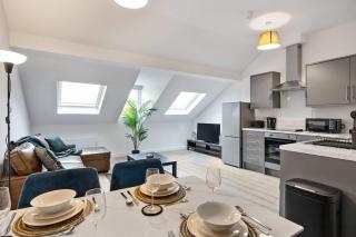 Stunning 1 bed Penthouse Apartment in East Village, Belfast - Walk to City Centre, Roof Terrace - Belfast - 9