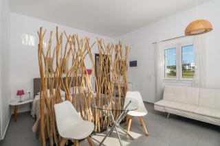 Tsakanos Home - Adamas - 2
