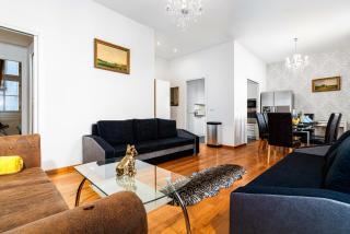 Golden Dog Suite - 8