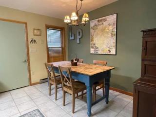 Relaxing Couples Getaway Mountain Views - 4