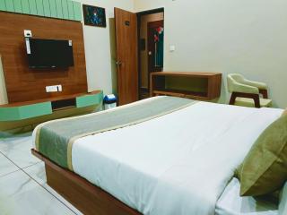 Hotel Vinayak AC Rooms - Himatnagar - 2