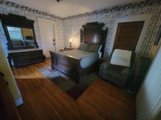 The Weis Mansion Bed and Breakfast - 6