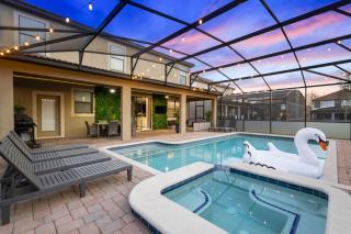 Upstay Movie Themed Mansion w Arcade Pool & Hot Tub - Davenport - 1