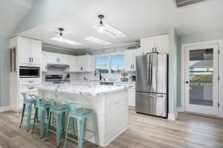 A Lil' Tipsea home - Crystal Beach - 1