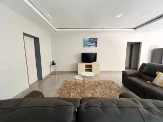 Platinum Luxury Apartment 996 - 1