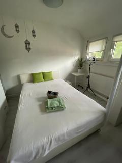 Room near fair, Zimmer neben der Messe - Frankfurt am Main - 0