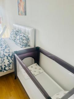 White Luxury Apartment - 5