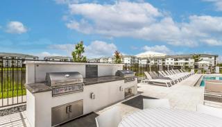 2B Balcony Lakeview-Fort Myers, FL - 1