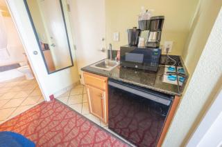 Low Floor,Direct Oceanfront,Heated Pool,Boardwalk! - Myrtle Beach - 2