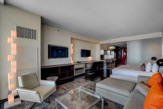 Luxury Strip View Studio- Palms Place - 7