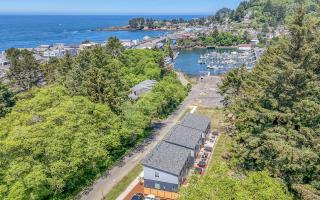Harbor Lights 2 Family Fun Retreat Coastal Comfort - Depoe Bay - 0
