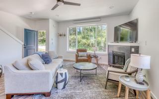 Harbor Lights 2 Family Fun Retreat Coastal Comfort - 8