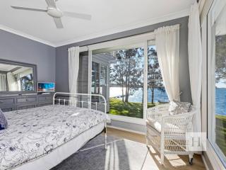 The Lakehouse Retreat - Summerland Point - 2