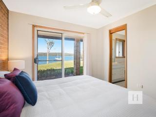 The Waterfront - Summerland Point - 6