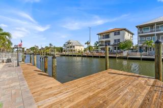 Boating Enthusiasts, Walk to the Beach, Heated Pool - The Corner cottage - Roelens - Fort Myers Beach - 3