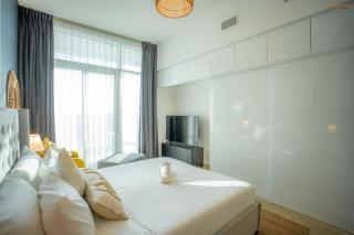 Bnbeyond's Sheek Studio at Studio One tower - 8