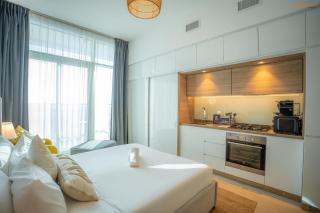 Bnbeyond's Sheek Studio at Studio One tower - 2