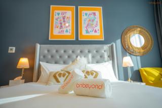 Bnbeyond's Sheek Studio at Studio One tower - 9