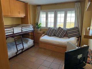 Maribel Arttyco a pie de pista con Parking cubierto - 0