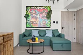 VayK - Unique 1BR with Artistic Decor in JVC - 7