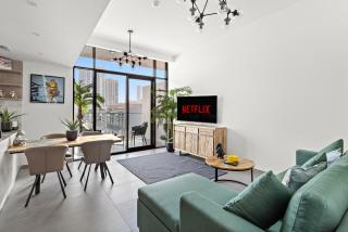 VayK - Unique 1BR with Artistic Decor in JVC - 8