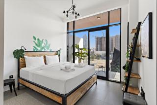 VayK - Unique 1BR with Artistic Decor in JVC - 2