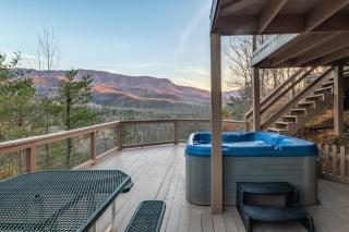 Heavenly View, Hot Tub, 3 King Beds, Pool Table - Gatlinburg - 7