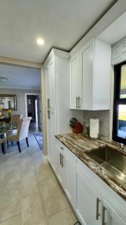 The Downtown Sunshine Getaway - Cape Coral - 3