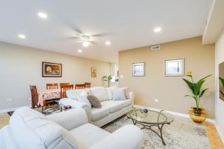 Steps to Shops and Eats Apt in Portage Park! - 7