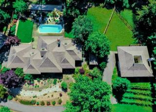 Luxe Villa Estate, Sonoma, Private Creek, Hot Tub, Pool, Bocce - Sebastopol - 0