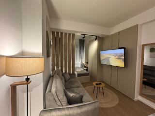 Prishtina Plazza Studio - Behind the Marriott Hotel - 2