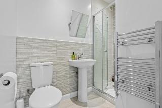Premium 6-Bed Ensuite - Business & Families - Reading Centre - Monthly Deals - Earley - 5