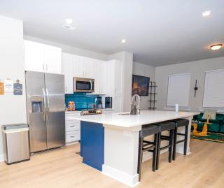 Cozy Downtown Retreat, Sleeps 8, Qbeds, Near Bojangles Coliseum - Charlotte - 8