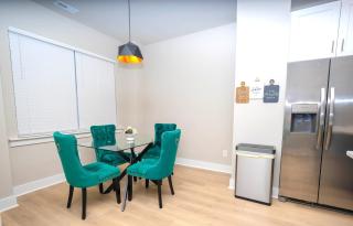 Cozy Downtown Retreat, Sleeps 8, Qbeds, Near Bojangles Coliseum - Charlotte - 1