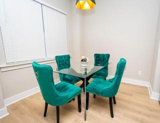Cozy Downtown Retreat, Sleeps 8, Qbeds, Near Bojangles Coliseum - Charlotte - 9