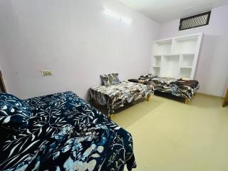 Maha Kumbh Sangam 1 Km Jhusi Home Stay - Jhūsi - 4