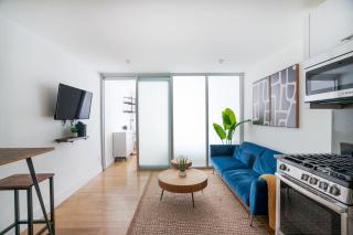 75-2D NEW Prime UES W&D Balcony Elevator - New York - 0