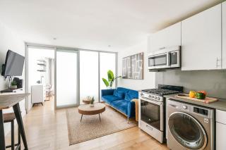 75-2D NEW Prime UES W&D Balcony Elevator - New York - 8