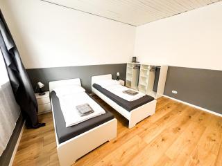 Krefeld House - 20 Min to DUS AIRPORT & MESSE - Krefeld - 2