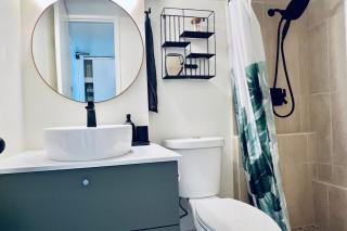 Beautiful Condo at the Island Colony in Waikiki - 2