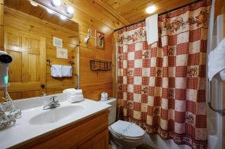 Authentic Cabin, View, 5 King Bed, Theater, Sleeps 17, Hot Tub - 8