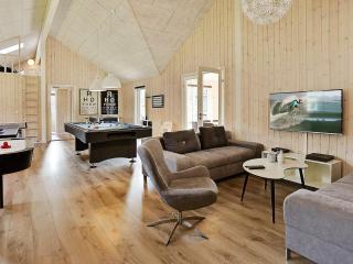 Eight-Bedroom Holiday home in Frederiksværk - Melby - 1