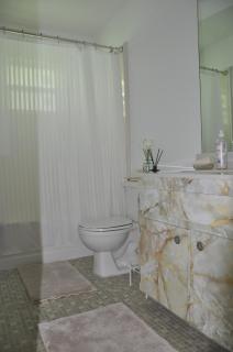 Contemporary 2 Bedroom Home Near 5th Ave & Mercato - Naples - 9