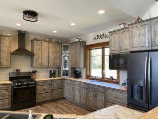 Woodsy and Private- Dream House on a 7 Acre Pond - Kingsley - 4