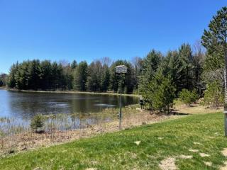 Woodsy and Private- Dream House on a 7 Acre Pond - Kingsley - 3