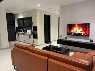 Urban Retreat 3BHK in Central Gulberg - Lahore - 5