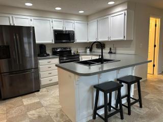 Cozy North Keizer Retreat - 1